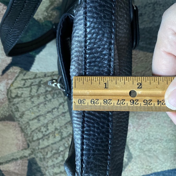 Chaps Black and Gray crossbody Bag - Picture 3 of 9